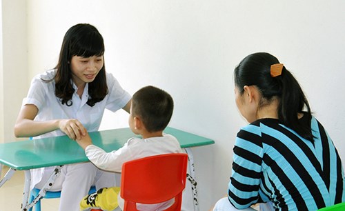 Một vài đặc trưng nhận biết trẻ tự kỷ