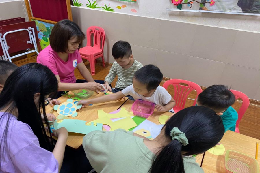 Dấu hiệu trẻ tự kỷ nhẹ - Lời khuyên dành cho cha mẹ